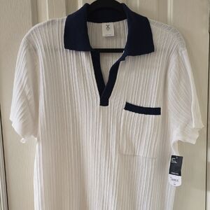 XERSION BRAND MEN'S WHITE AND BLUE "JOHNNY COLAR" SHORT SLEEVES POLO SIZE MEDIUM